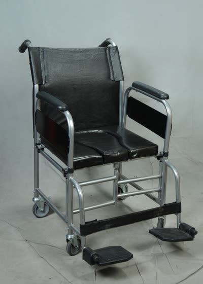 Turmed Klozetli katlanabilir tekerlekli sandalye (Model 6069)